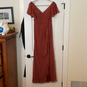 David bridal cinnamon ruffle sleeve bridesmaid dress - size 4, worn once